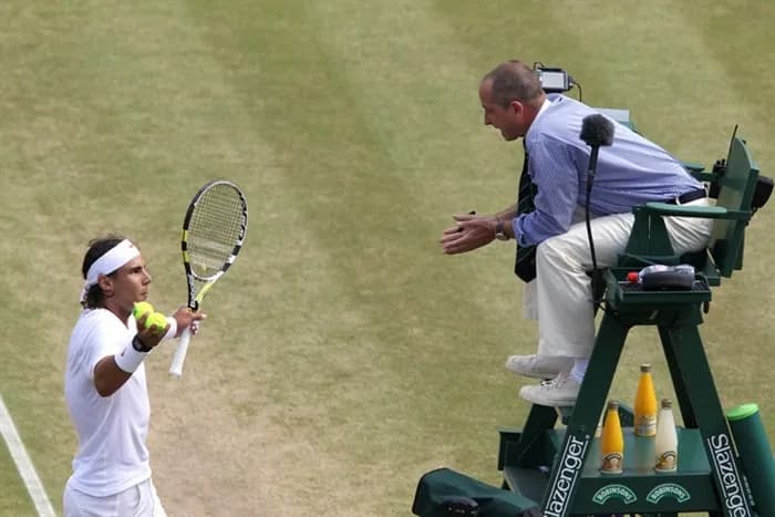 Ile zarabia sędzia tenisa ziemnego? Prawda o zarobkach i karierze