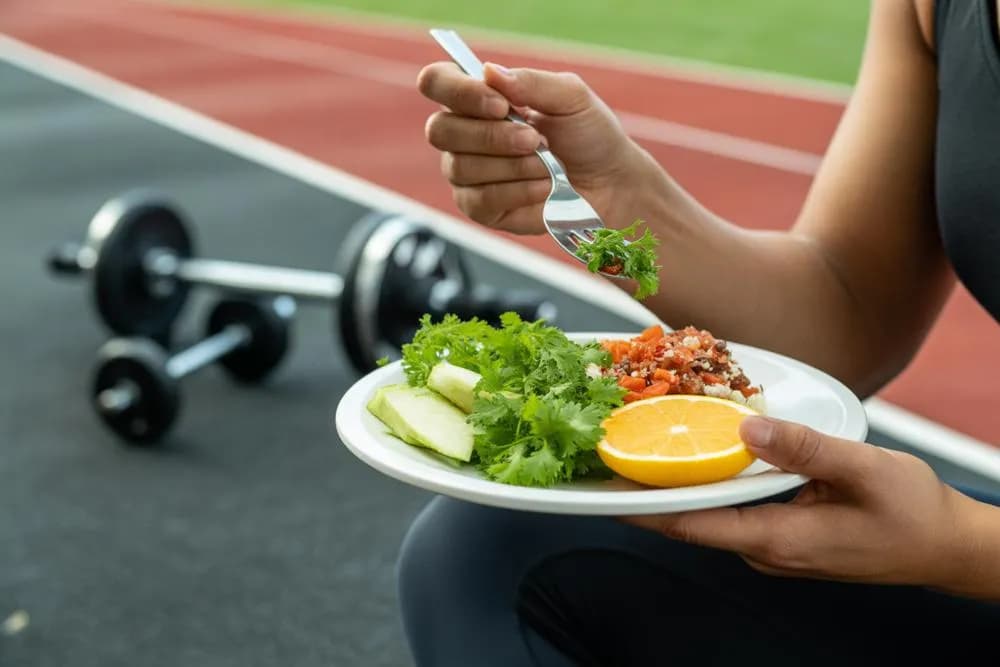 Ile czasu po treningu czekać na posiłek? Klucz do regeneracji i efektów
