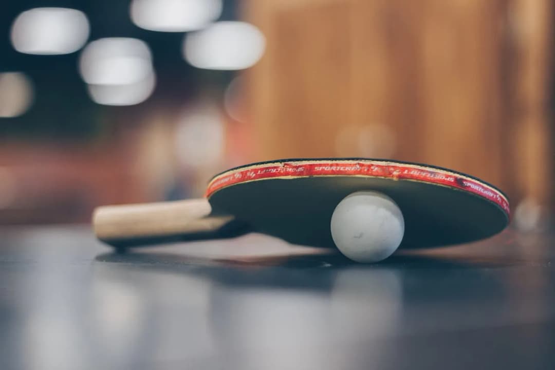 Czy ping pong i tenis stołowy to to samo: poznaj kluczowe różnice i fakty