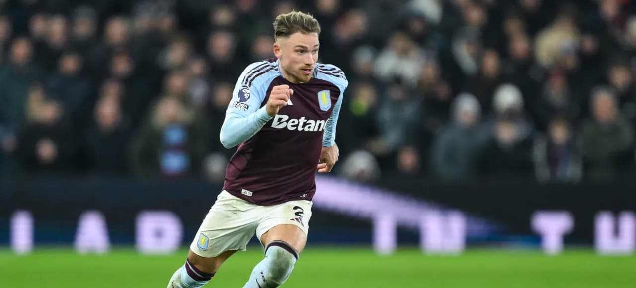 Zarobki Matty Cash w Aston Villa: Ile naprawdę zarabia piłkarz?