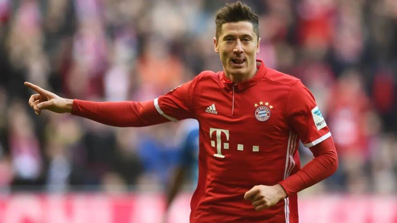 Niesamowite zarobki Lewandowskiego: Ile naprawdę dostaje za godzinę?