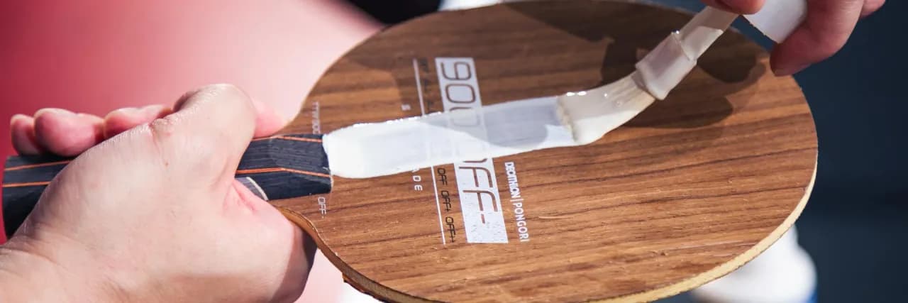 Jak prawidłowo czyścić rakietkę do tenisa stołowego - skuteczne metody