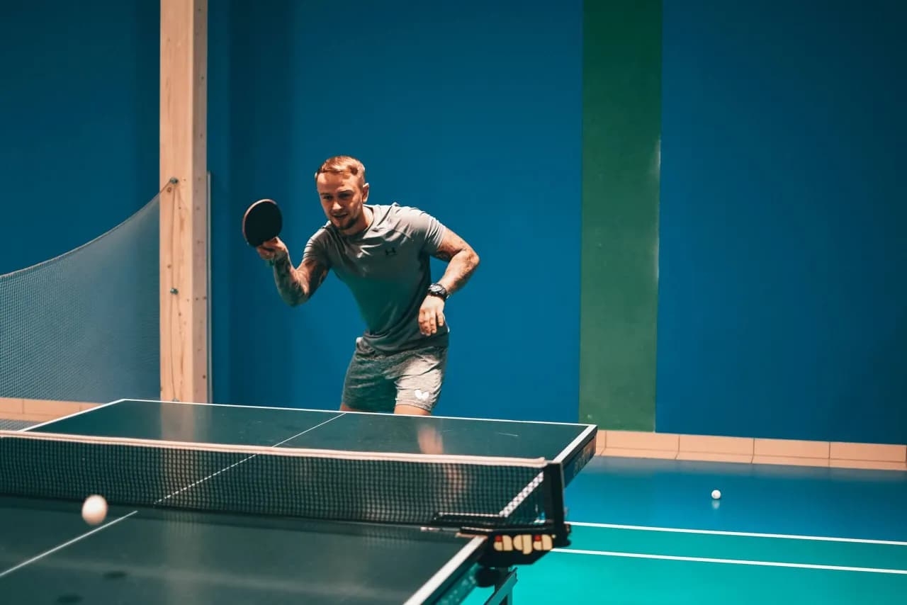 Jak trenować tenis stołowy - kompletny plan treningowy dla początkujących