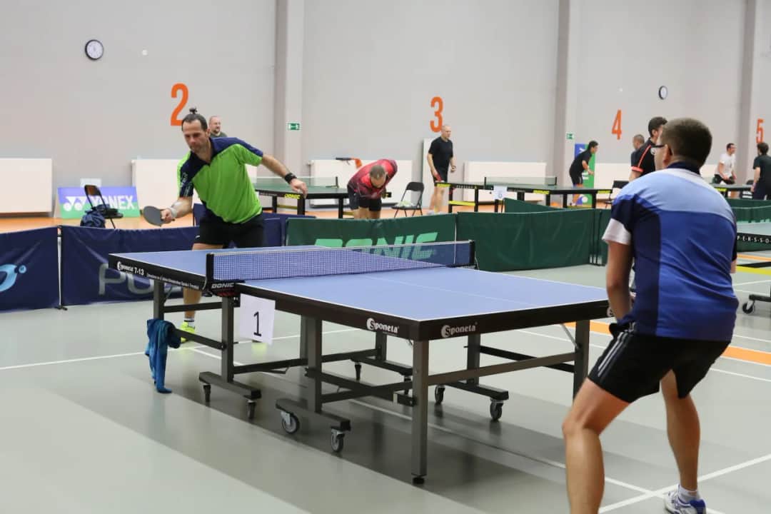 Gdzie grać w tenisa stołowego w Poznaniu? Najlepsze miejsca i porady