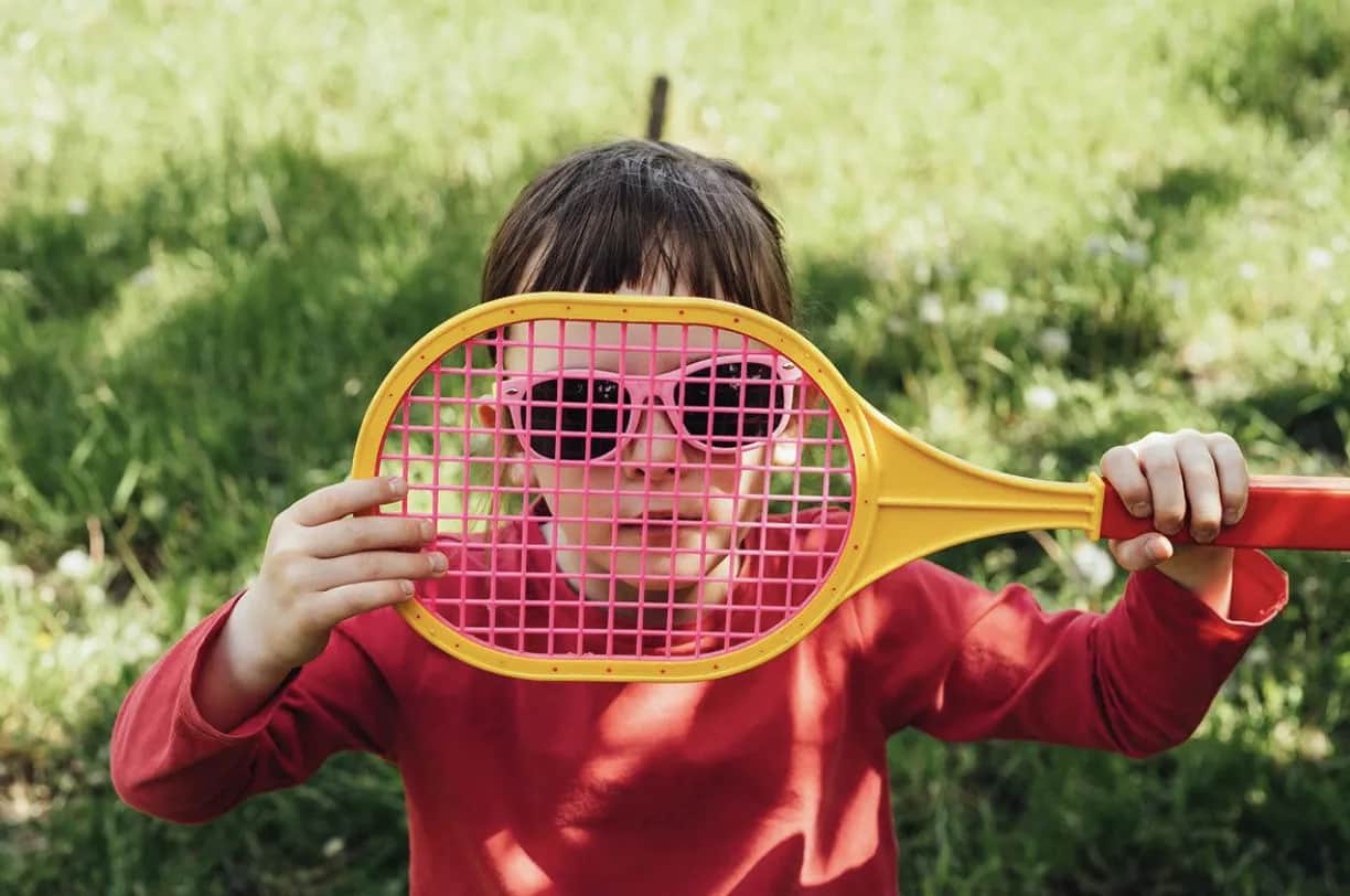 Angażujące pomysły na prezenty tenisowe, aby zachęcić dzieci do pasji do tego sportu