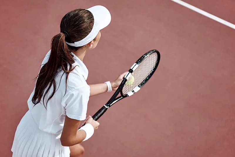 Jak się gra w tenisa? Kompletny poradnik z zasadami dla początkujących